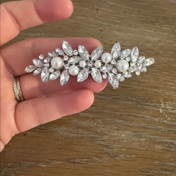 Crystal & Pearl Hair Barrette Clip - Picture 2 of 4